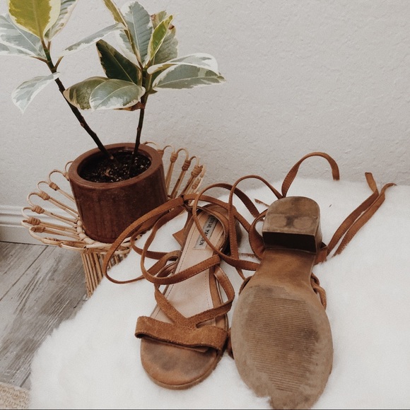 🚚 MOVING SALE! 🚚 Steve Madden sandals - Picture 3 of 3